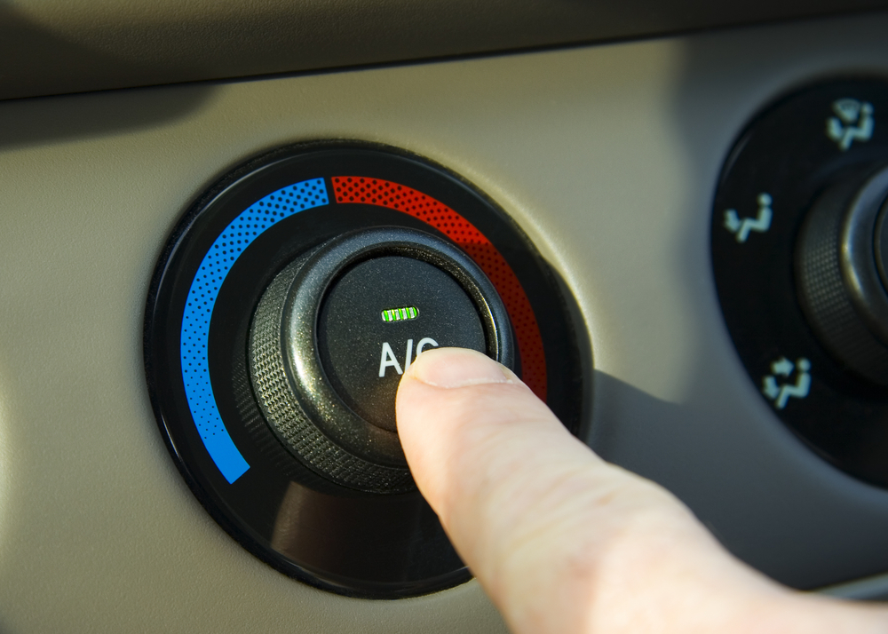 Varför regelbunden rengöring av bilens AC är viktigt